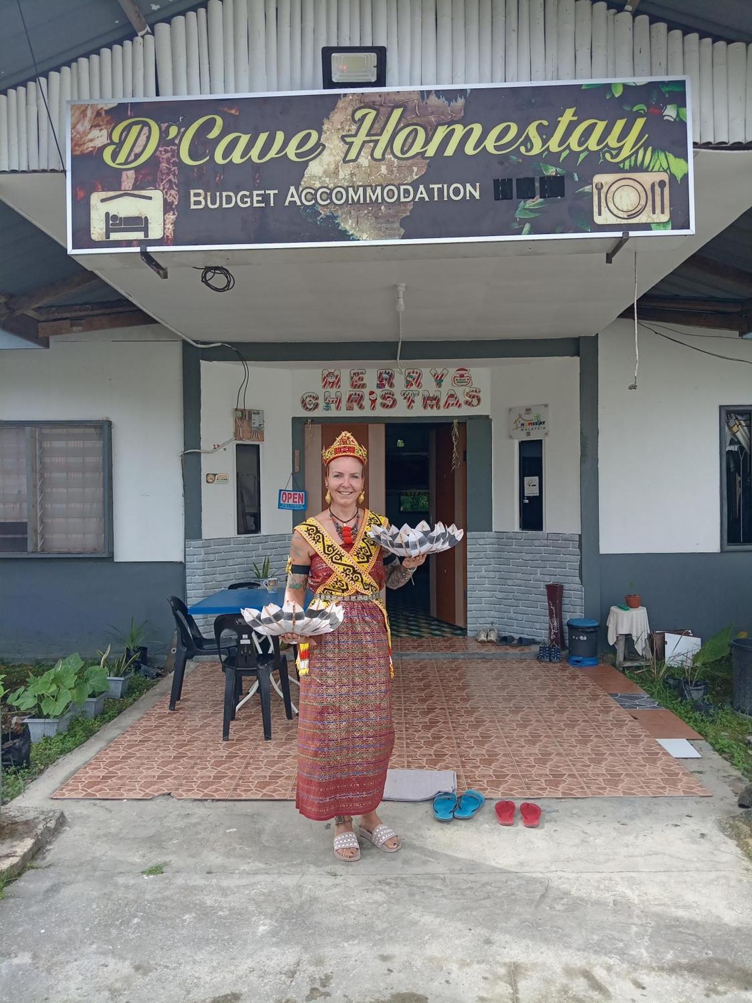Mulu D Cave Homestay Exteriör bild