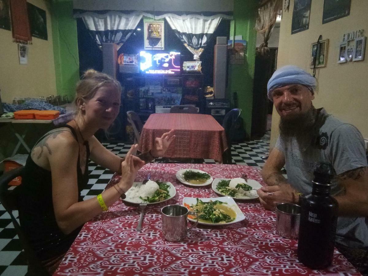 Mulu D Cave Homestay Exteriör bild